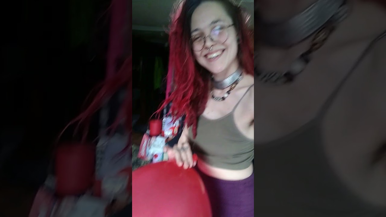 GIANT RED BALLOON