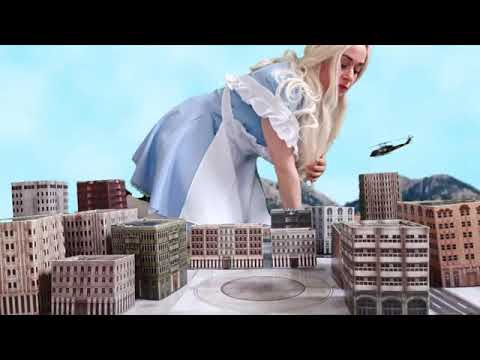 Giantess Alice grows and crushes a whole city growing crushing