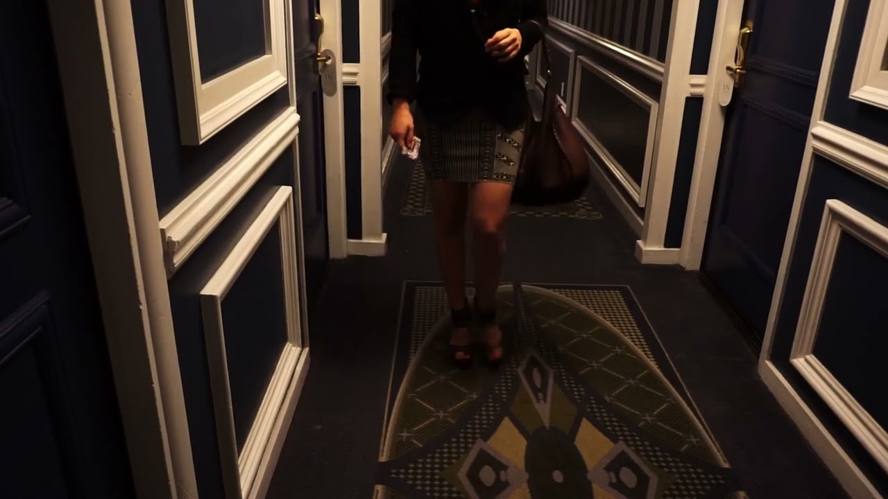 Giantess Roma Hotel M4SS4CR3 #1