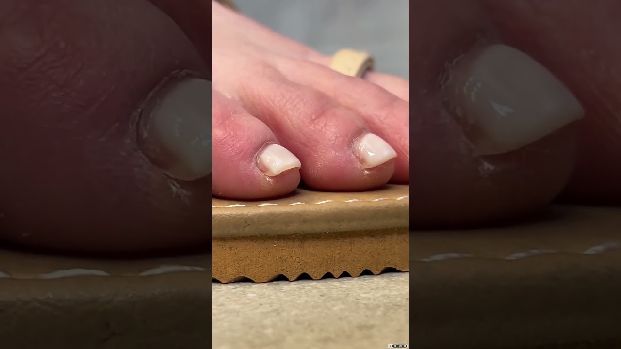 Giantess SalomeToes Crushes Tiny