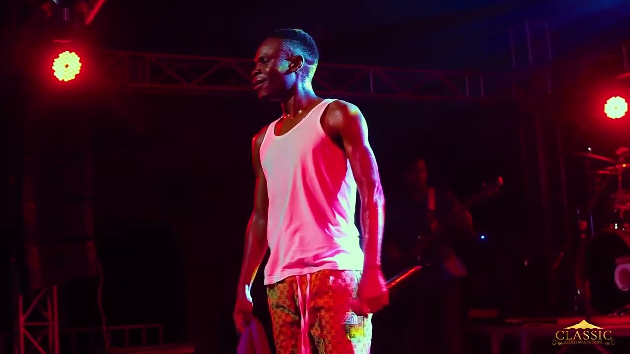 Giboh Pearson live performance at Motel Maradise