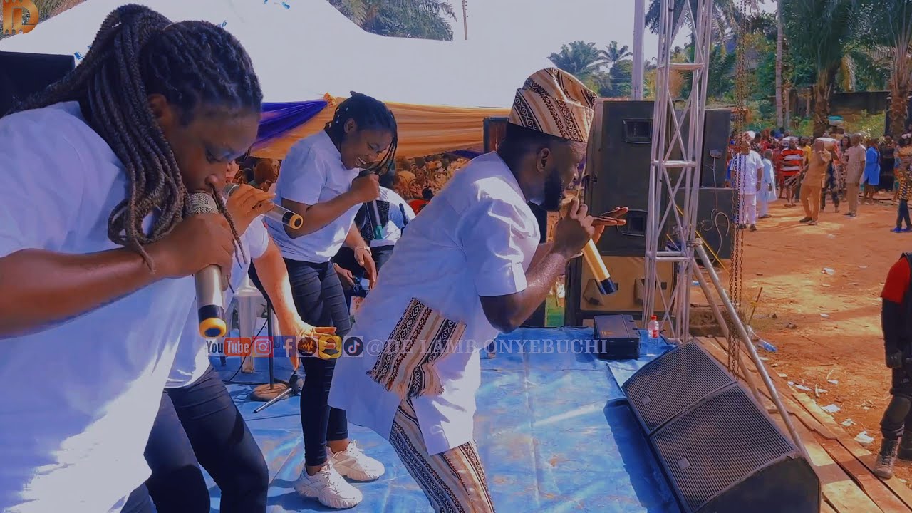 Gidekwam eka live on stage