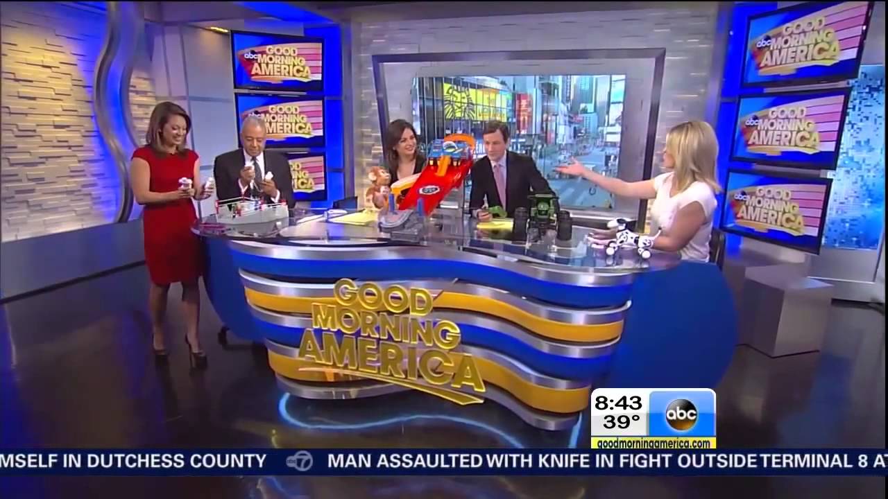 Ginger Zee legs & high heels; Bianna Golodryga nice boobs (11-23-13)