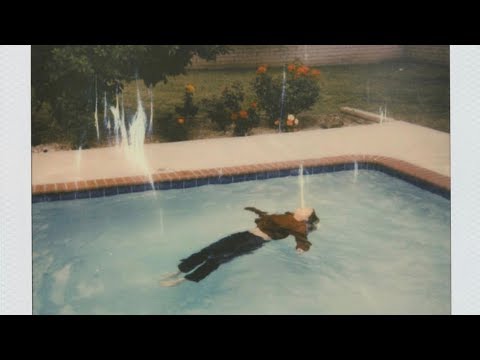 girl in red - dead girl in the pool. (lyrics)