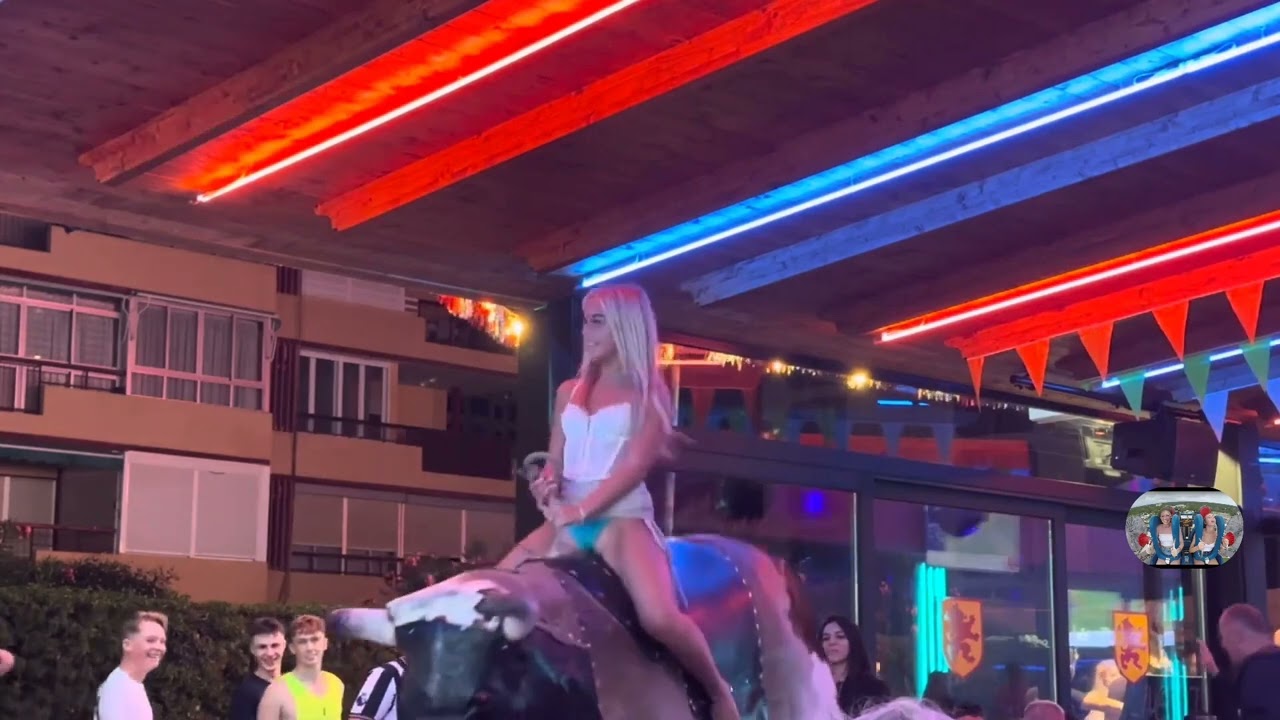Girl Riding Mechanical Bull! .2 MUST WATCH