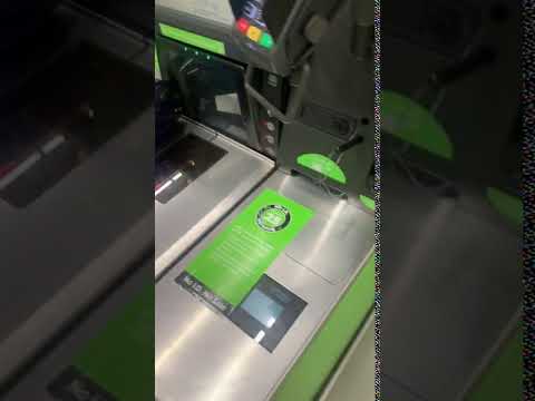 Girl rolls bottle of Pepsi down supermarket conveyor belt and i scans itself | CONTENTbible