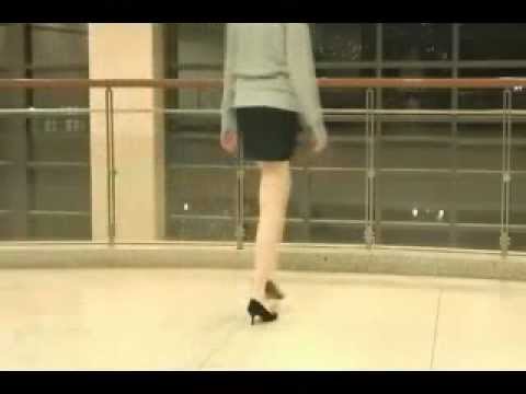 girls pants fall down