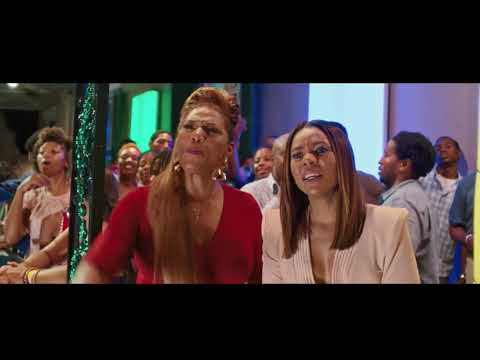 GIRLS TRIP/LISA PEED ON THE CROWD