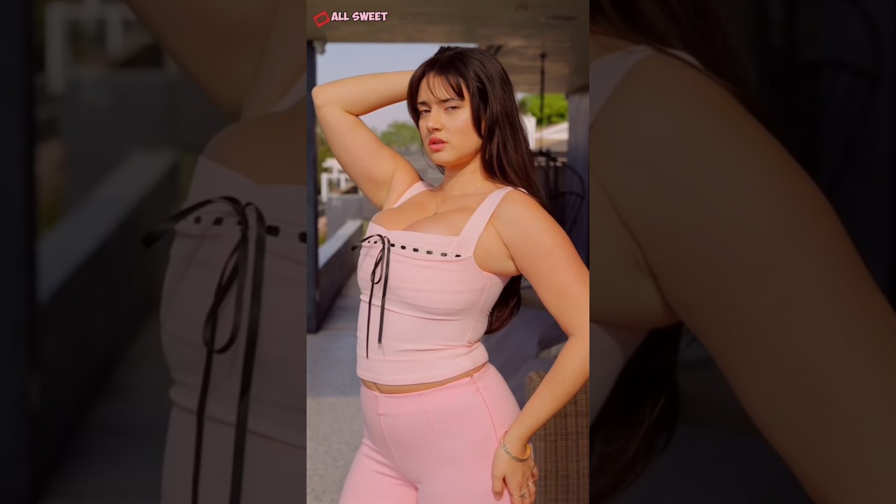 Glamorous 💋💖 Sarah Curr, Models Lifstyle Curvy Woman, Plus Size Woman Beauty Fashion