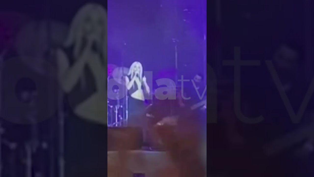 Gülşen’in Konserinde Ezan Okunursa