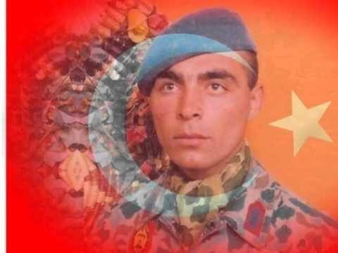 Gülümse Anne / Belki dağlar duman duman savrulur.