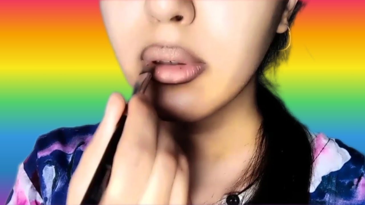 Glossy brown lipstick for Asian skin
