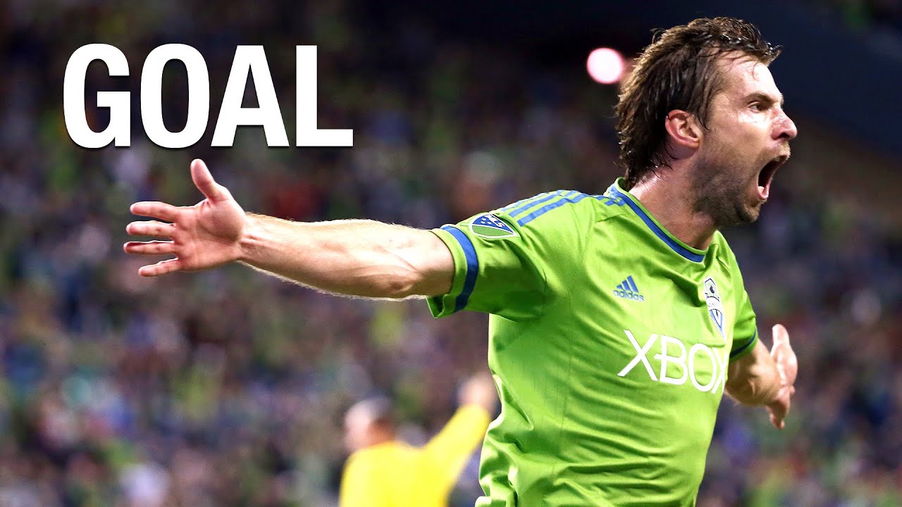 GOAL: Andreas Ivanschitz flies past the FCD defense and finishes with a far-post blast