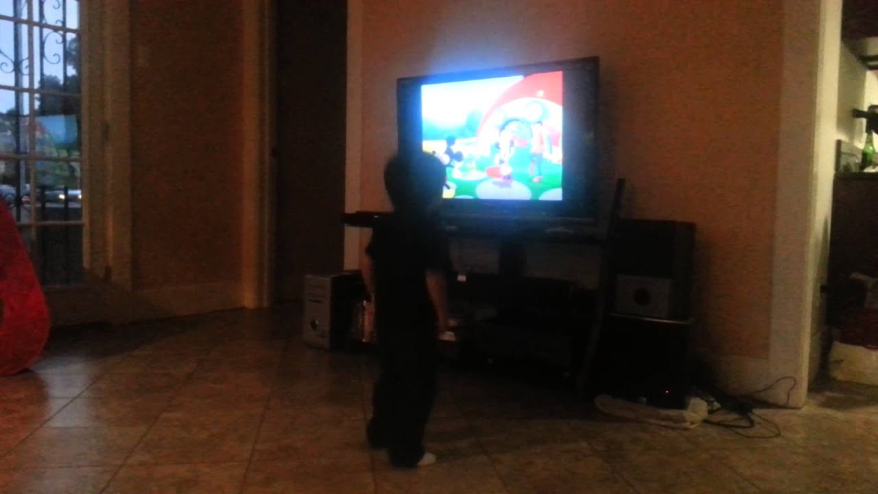 Gohan doing the hot dog dance from mickey