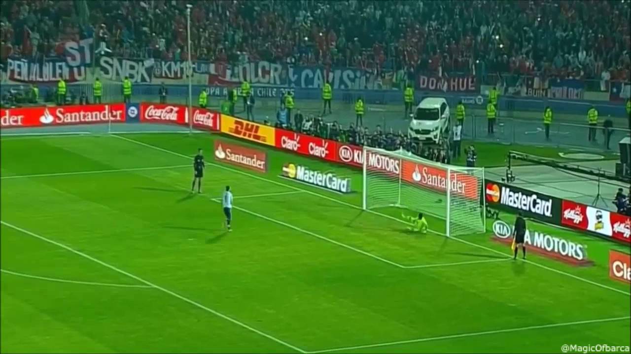 Gonzalo Higuain misses in three finals with Argentina. World cup, Copa americas 2015 and 2016 NFKRZ