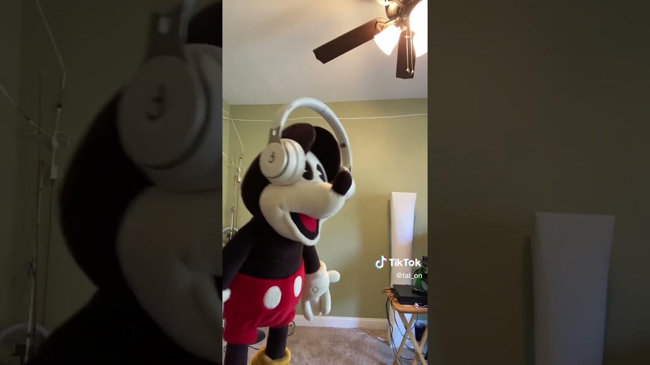 Goofy DoesntLike Mickey Mouse’s Music #shorts #comedy #foryoupage #characters #gangofsecrets #tal_on