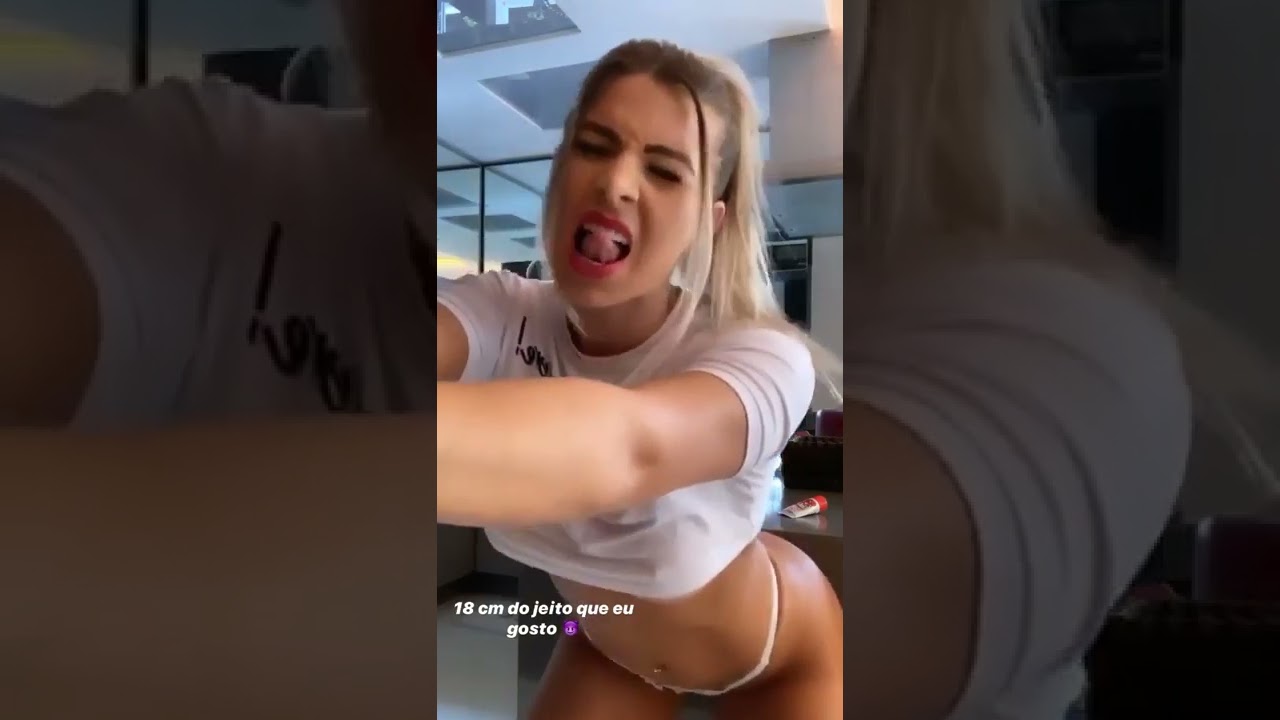 GOSTOSA SENTANDO NO CONSOLO😈🔥