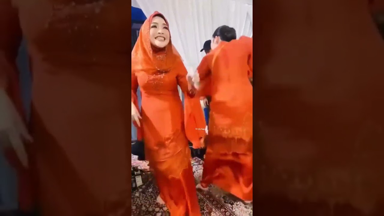 GOYANG HEBOHNYA AYU TINGTING
