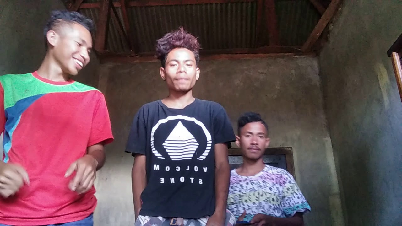 Goyang lagu Buat apa berkain batik