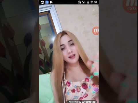 Goyangan si Dada montok rambut pirang bikin ngaceng aja.