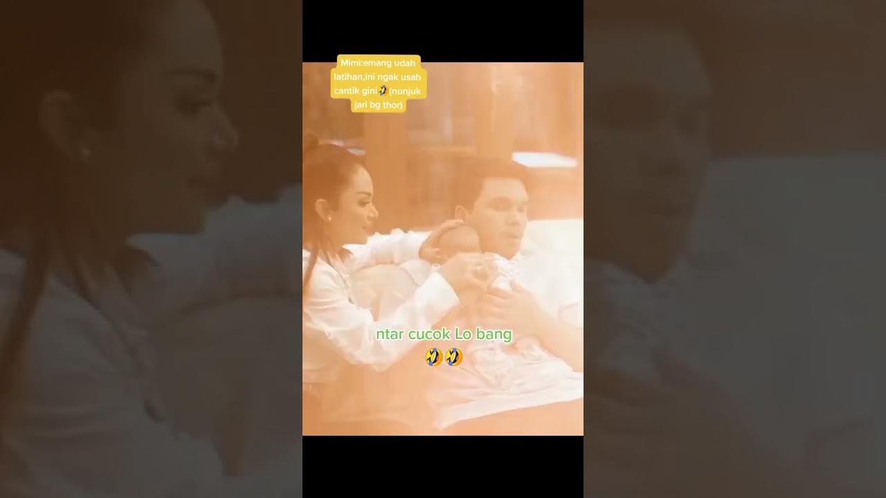 Grandmi Ngajarin Ompa Oyik Cara Gendong Bayi yg Benar