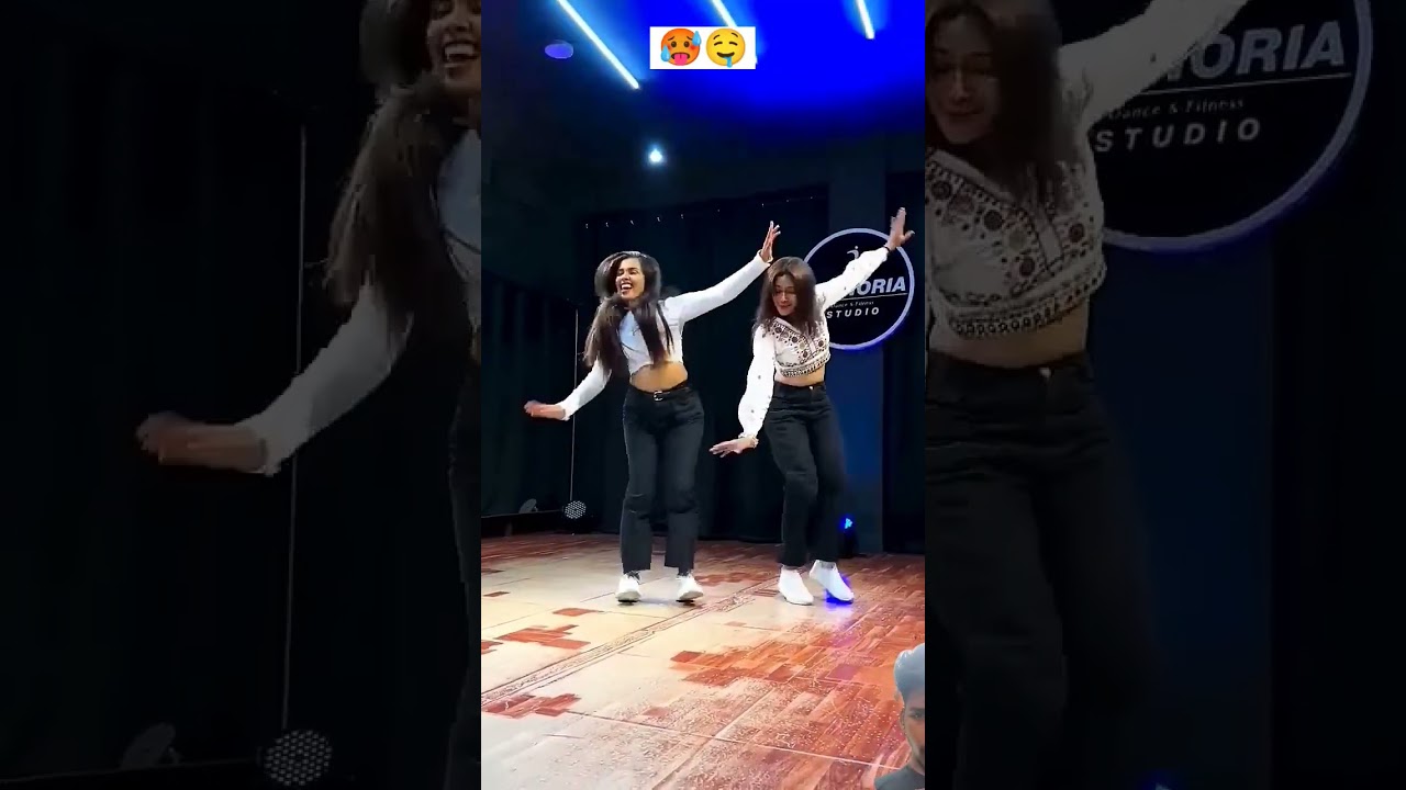 Gulabi sharara song duo dance 🥵🥵💟 ##new #song #tranding #dance #bollywood #viral #dancer #vural
