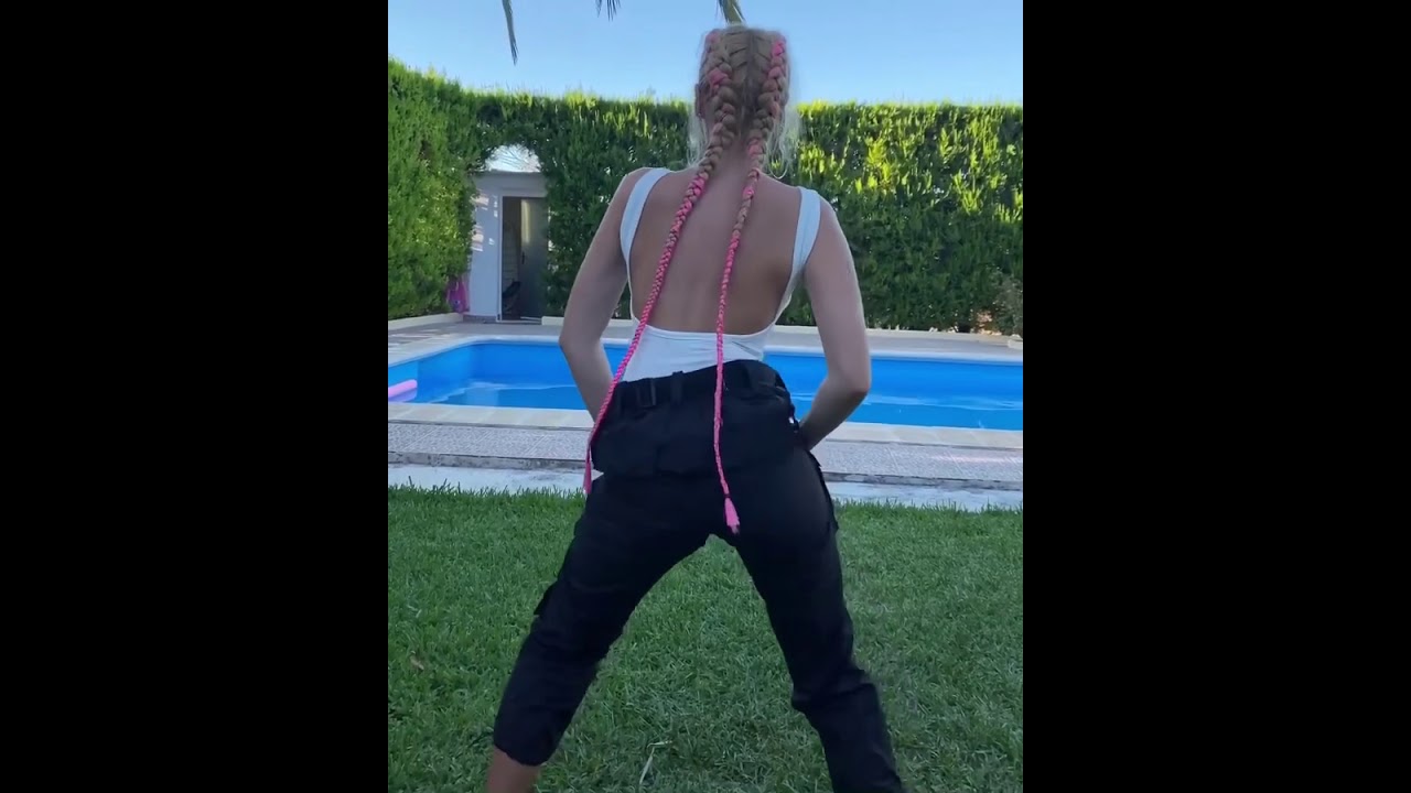 Gözde Barlas Twerk