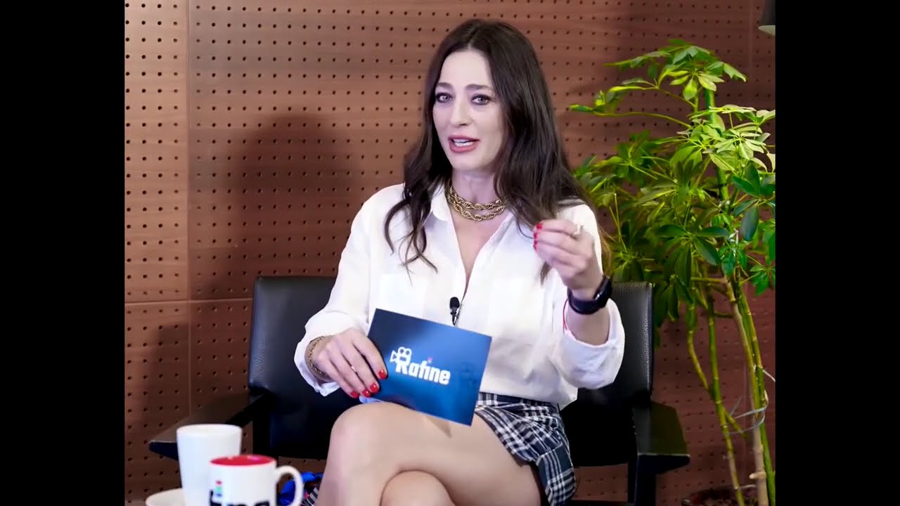 Güzel ve olgun spor sunucusu Merve Toy kadraj'da