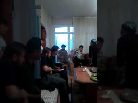 Habersizce caydanlik sakasi havaya ziplatir