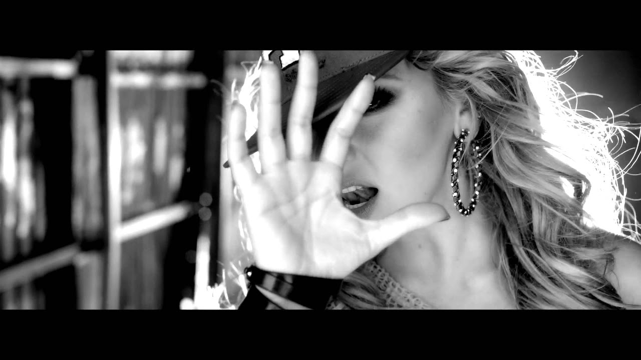 Hadise - Biz Burdayız (We Are Here)