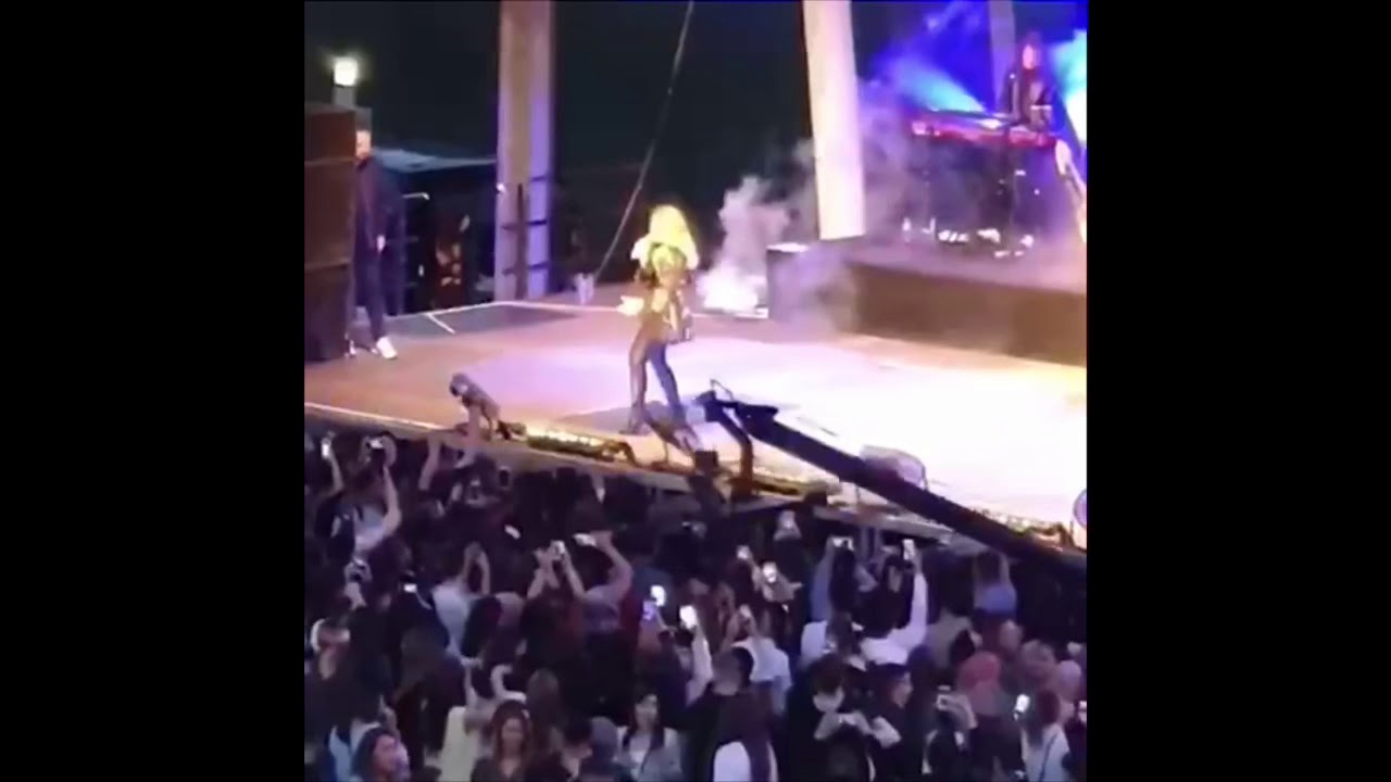 Hadise Almanya Gelsenkirchen Konseri 7.7 2019