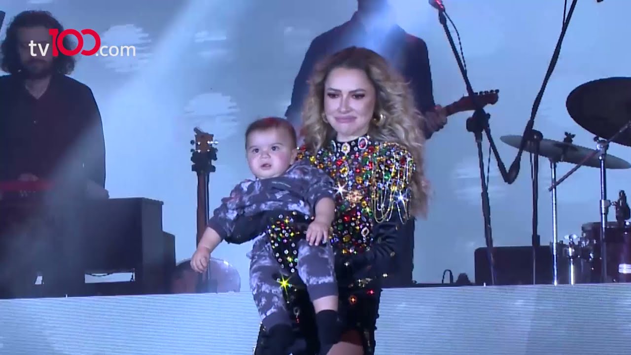 Hadise sahnede annelik provası yaptı, sevgilisi gülme krizine girdi