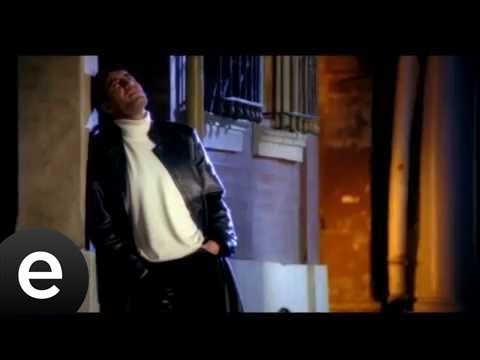 Hakan Altun - Bir Telefon (Telefonun Başında Çaresiz Bekliyorum) (Official Music Video)