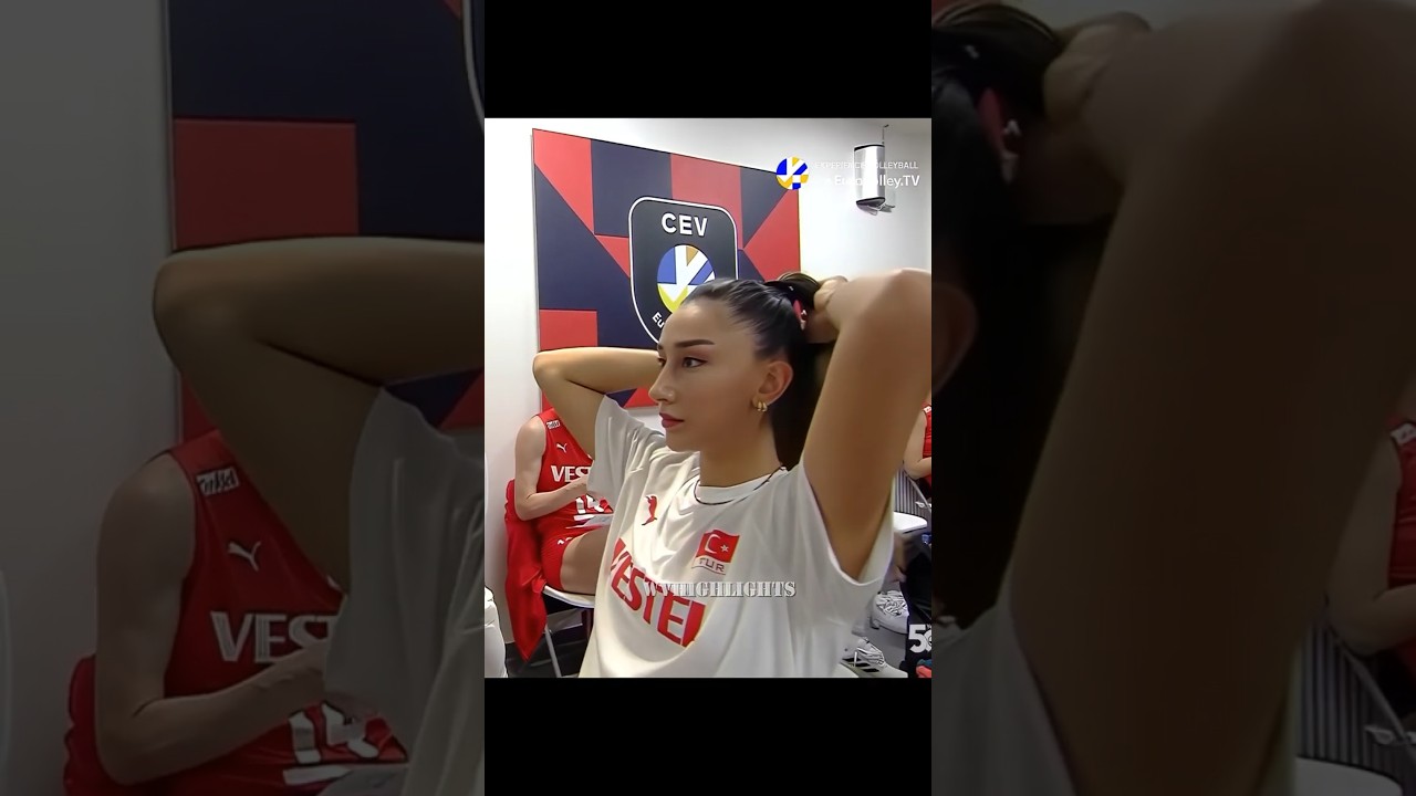 Hande Baladin before the matches 😁 - Turkish Women Volleyball Star