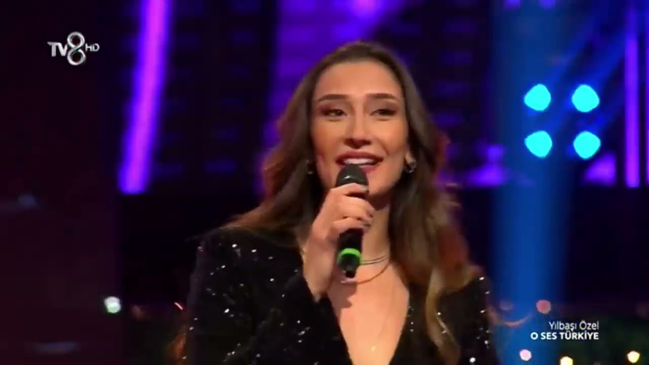 Hande baladın& Simge aköz   o ses yılbaşı 2022   darbe üstüne darbe