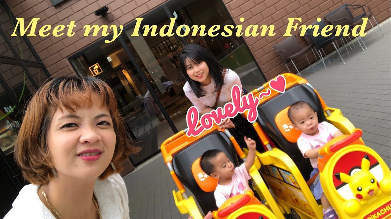 Hanging out with my Indonesian friend Vlog!!  |WindowShopping