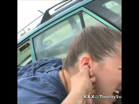 hard ear twisting punishment                 Kulak bükme                       پیچاندن گوش