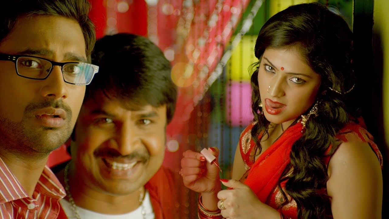 Hari Priya Trying To Tempt Varun Sandesh | Abbai Class Ammayi Mass Movie Scenes || TFC Entertainment