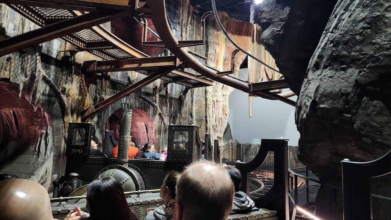 Harry Potter and the Escape from Gringotts (view during ride's technical difficulty with lighting).