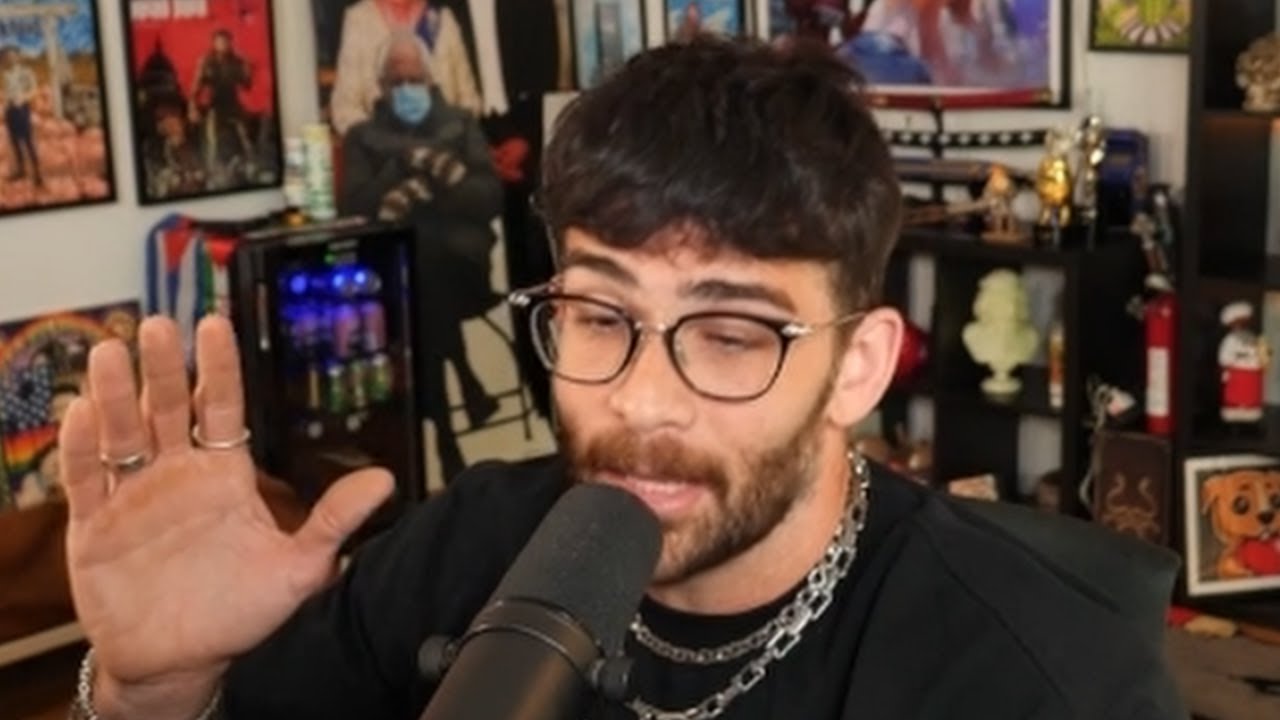 Hasanabi Gives a Chatter the Poopsock Pass