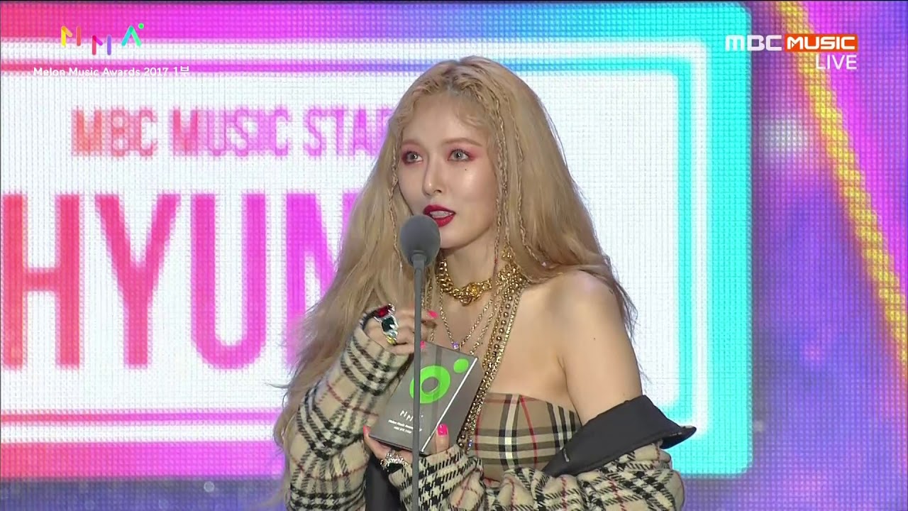 [HD] 171202 Melon Music Awards 2017 현아 \ Hyuna wins MBC Music star award