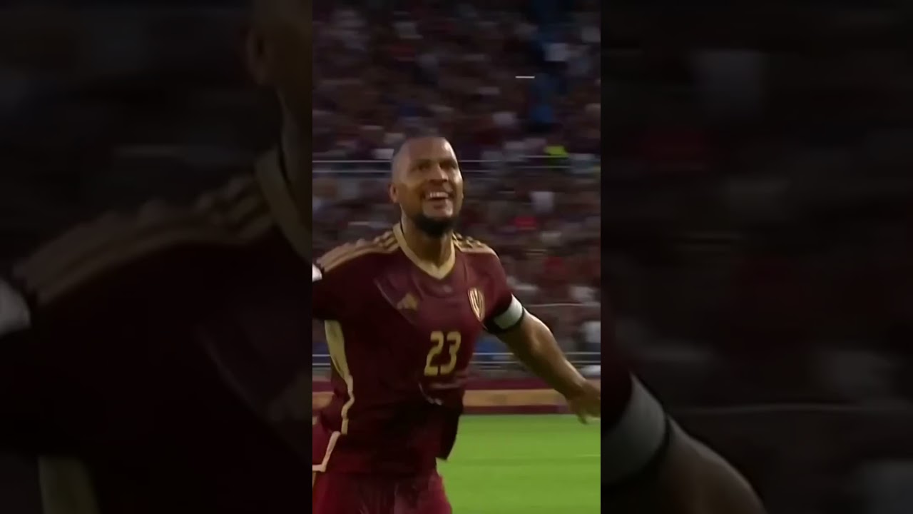 HE SETTLED THE MATCH! 🥳🔥 Salomón Rondón appeared. #SAWCQ #EliminatoriasEnFOX