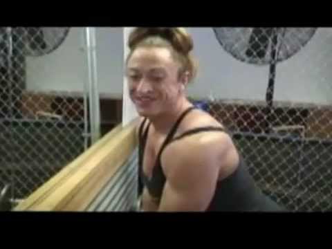 Heather Armbrusts Arm Training Dumbbell Bicep Curls