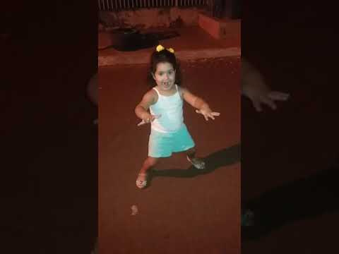 Heloisa dançando Mc Mirella 🎵😊