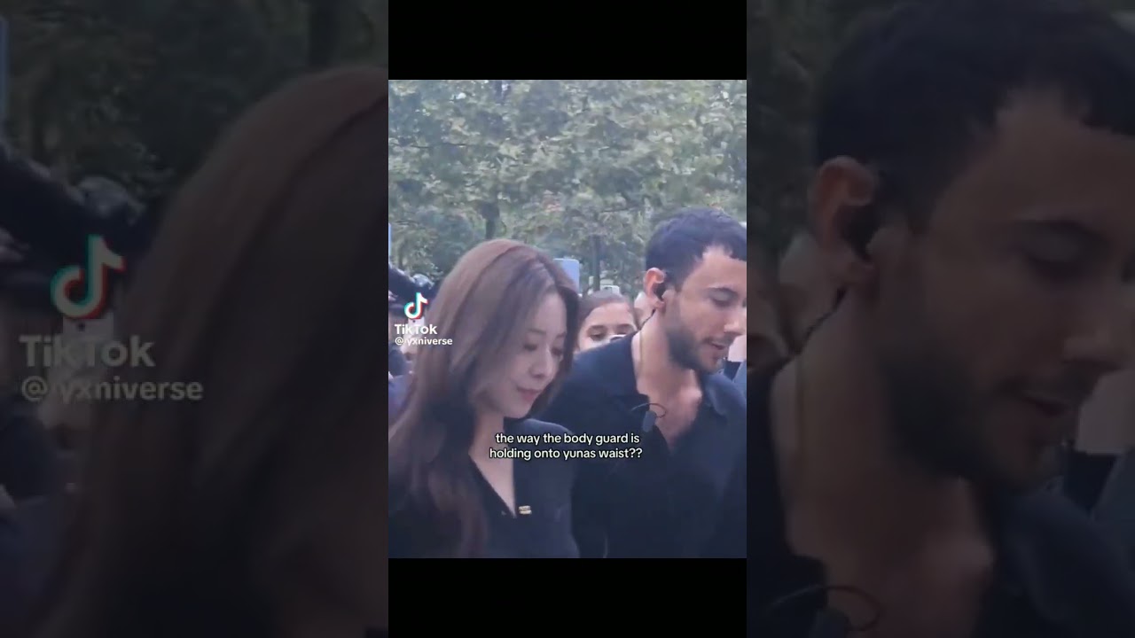 Her beauty at Paris Fashion Week🌴💚#itzy #yuna