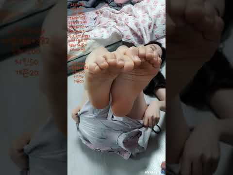 Her soles are so lovely I love it bj feet korean streamer