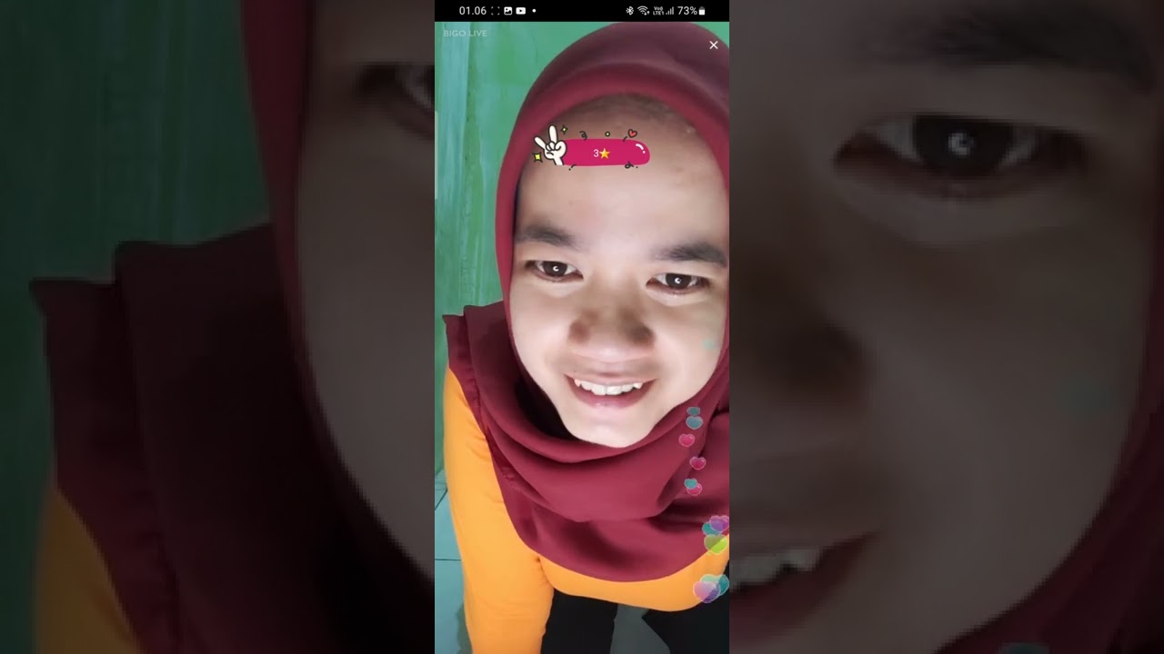 hijab pamer belahan