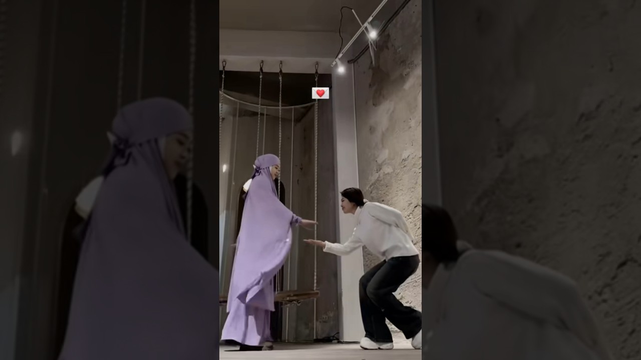 Hijabi and non hijabi = 💌