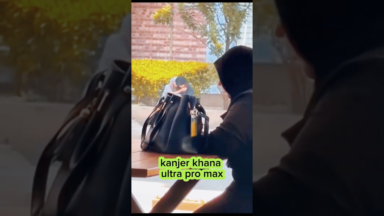 Hijabi Girl kissing in University 😡 #entertainment #entertainmentnews #kiss #hijabi