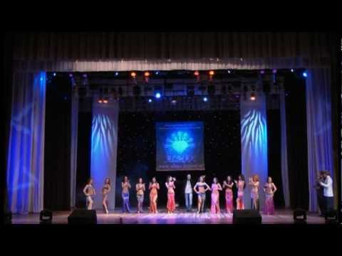 Hisham Osman costumes - 